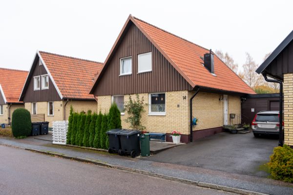 Hövägen 14